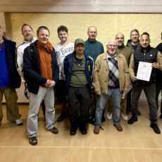 Glückliche Gesichter nach der Waffensachkundeprüfung